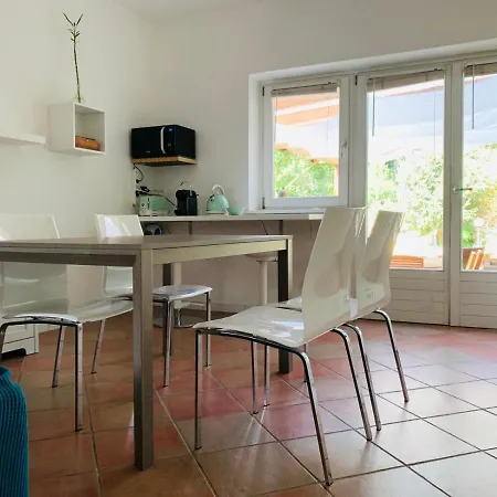 Con Veranda, Giardino E Piscina Apartman Trento