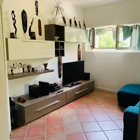 Con Veranda, Giardino E Piscina *