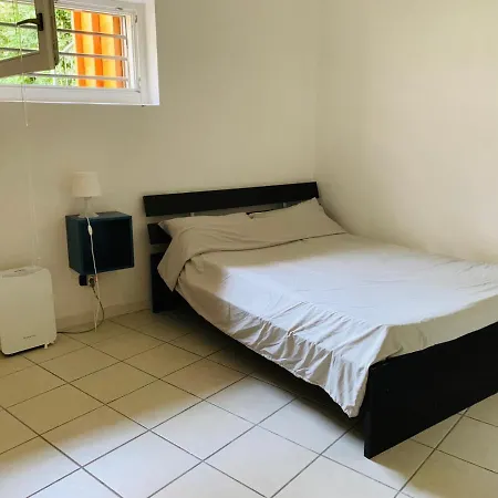 Con Veranda, Giardino E Piscina Apartman *